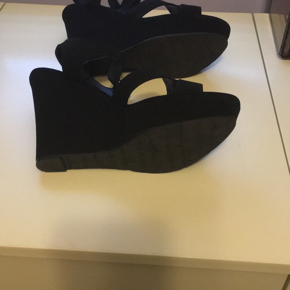 Wedge Sandals - Picture 3 of 4